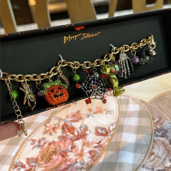 NEW Betsey Johnson Halloween  CHARM BRACELET (Spider, Pumpkin, Spiderweb, Candy) - Picture 9 of 13